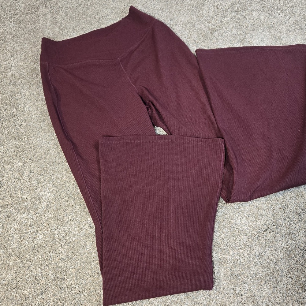 Halara High Waisted Crossover Cloudful Flare Yoga Leggings Womans Size M Maroon